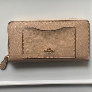 Coach womens long zip around wallet: NEW